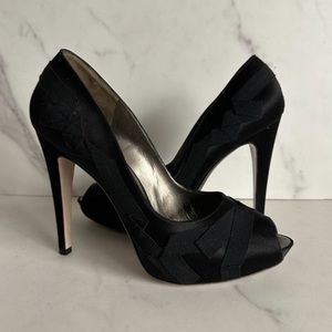 SALVATORE FERRAGAMO Black Satin
Applique Heels Sz 9.5